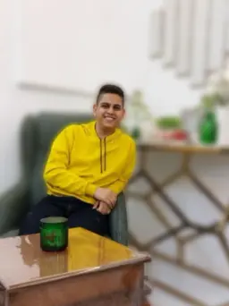 عکس محمد رشیدی، دانش‌آموز آکادمی کدیما